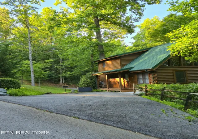 Photo 2 of Single family home for sale at 742 Yona Trl Way, Gatlinburg, TN 37738 | MLS# 1344357 | Listing updated on 2026-06-13