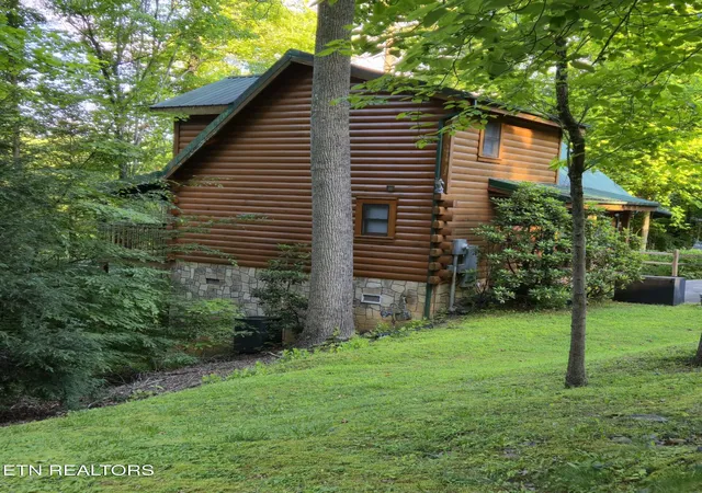 Photo 3 of Single family home for sale at 742 Yona Trl Way, Gatlinburg, TN 37738 | MLS# 1344357 | Listing updated on 2026-06-13