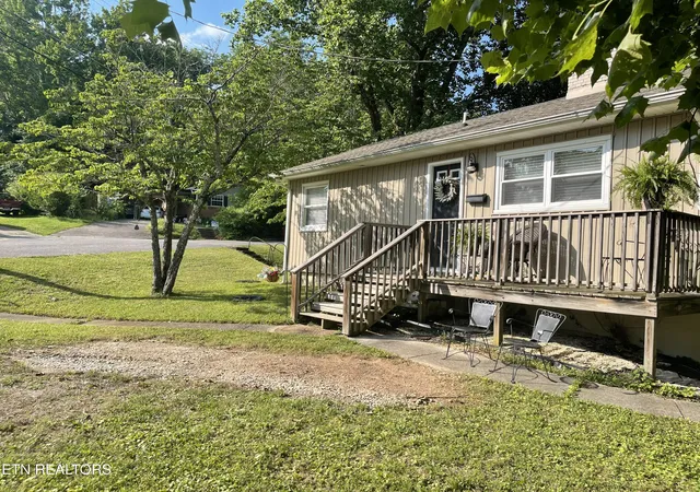 Homes for sale in Oak Ridge, TN | 105 E Passmore Ln, Oak Ridge, TN 37830 | MLS# 1344482