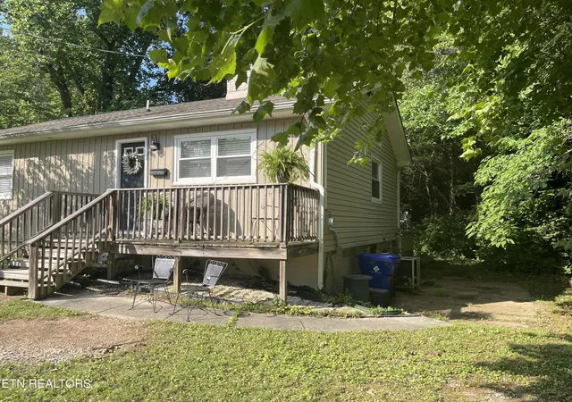 Homes for sale in Oak Ridge, TN | 105 E Passmore Ln, Oak Ridge, TN 37830 | MLS# 1344482