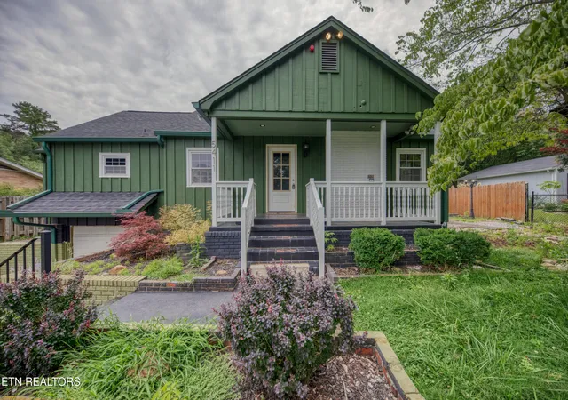 Homes for sale in Knoxville, TN | 5411 Villa Rd, Knoxville, TN 37918 | MLS# 1345162