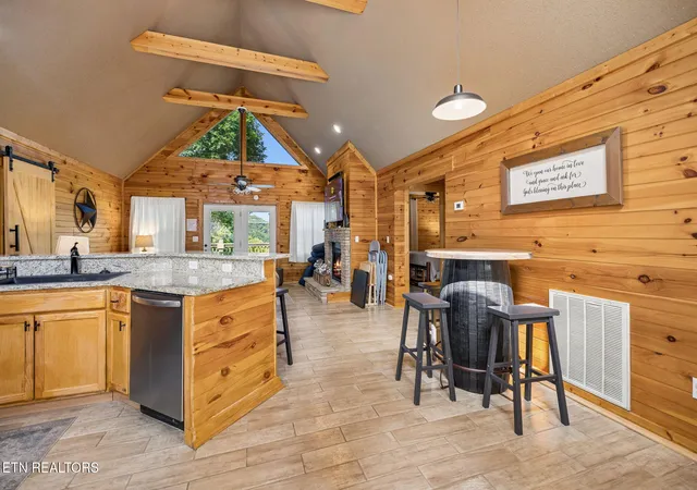 Photo 4 of Single family home for sale at 916 Hideaway Hills Cir, Sevierville, TN 37862 | MLS# 1344586 | Listing updated on 2026-10-08