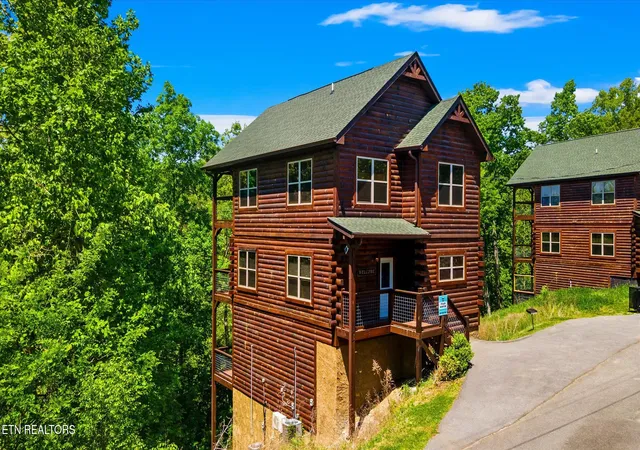 Homes for sale in Sevierville, TN | 2243 Wingspan Dr, Sevierville, TN 37876 | MLS# 1344497