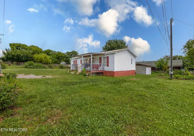 Homes for sale in Loudon, TN | 935 Summer St, Loudon, TN 37774 | MLS# 1344459