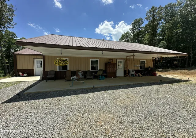 Homes for sale in Sunbright, TN | 1561 Coon Hollow Rd, Sunbright, TN 37872 | MLS# 1344414