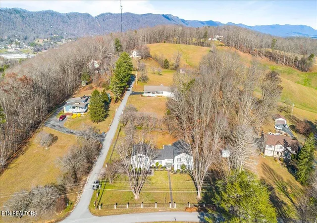 59th image of 203 Golf Hill Ln, La Follette, TN 37766 | MLS# 1344625