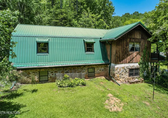 Homes for sale in Tellico Plains, TN | 10721 New Hwy 68, Tellico Plains, TN 37385 | MLS# 1345341