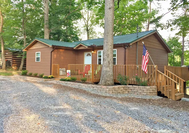 1st image of 1633 Tucson Tr, Dandridge, TN 37725 | MLS# 1344479