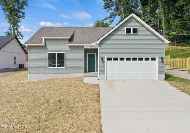 Homes for sale in Clinton, TN | 212 Westbury Dr, Clinton, TN 37716 | MLS# 1344689