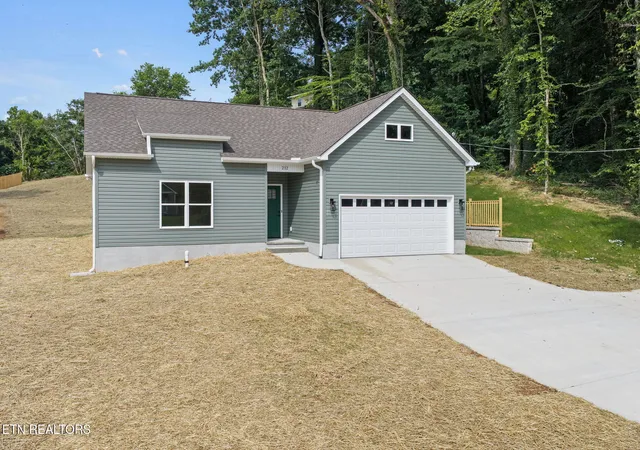 Homes for sale in Clinton, TN | 212 Westbury Dr, Clinton, TN 37716 | MLS# 1344689