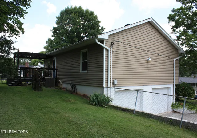 Photo 4 of Sale Pending at 7709 Windsong Rd, Powell, TN 37849 | MLS# 1345997 | Listing updated on 2026-09-18