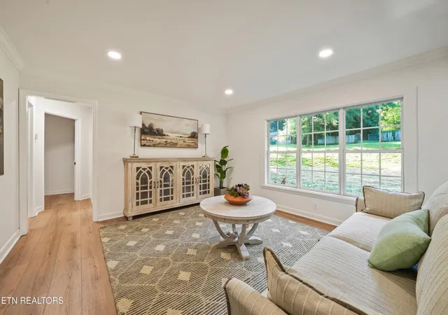 Photo 3 of Single family home for sale at 1221 Huntington Rd, Knoxville, TN 37919 | MLS# 1344510 | Listing updated on 2026-10-30