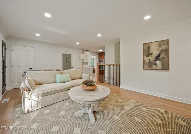 Photo 4 of Single family home for sale at 1221 Huntington Rd, Knoxville, TN 37919 | MLS# 1344510 | Listing updated on 2026-10-30