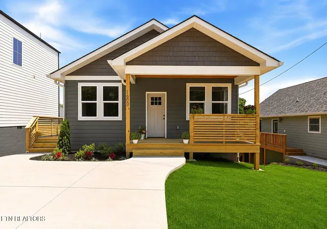 2nd image of 1620 Rugby Ave, Knoxville, TN 37920 | MLS# 1344517