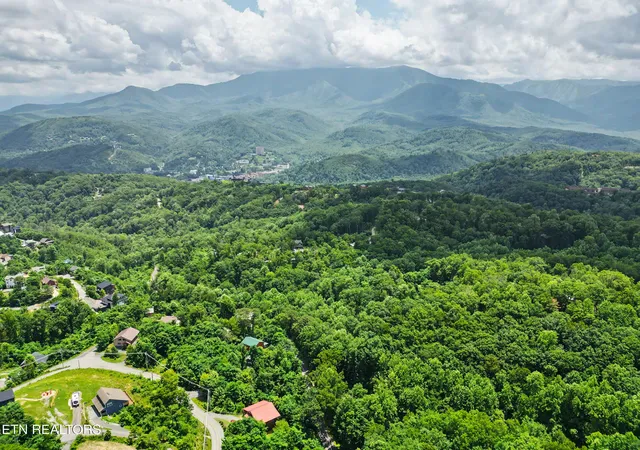 Homes for sale in Gatlinburg, TN | Twin Oaks Rd #39, Gatlinburg, TN 37738 | MLS# 1344522