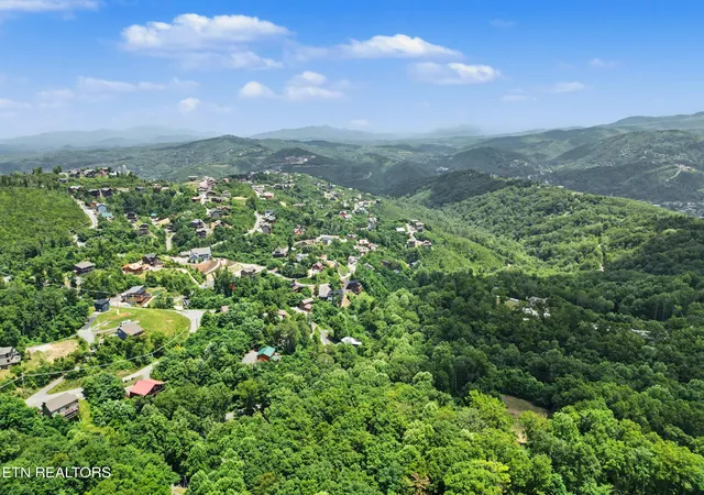 Homes for sale in Gatlinburg, TN | Twin Oaks Rd #39, Gatlinburg, TN 37738 | MLS# 1344522