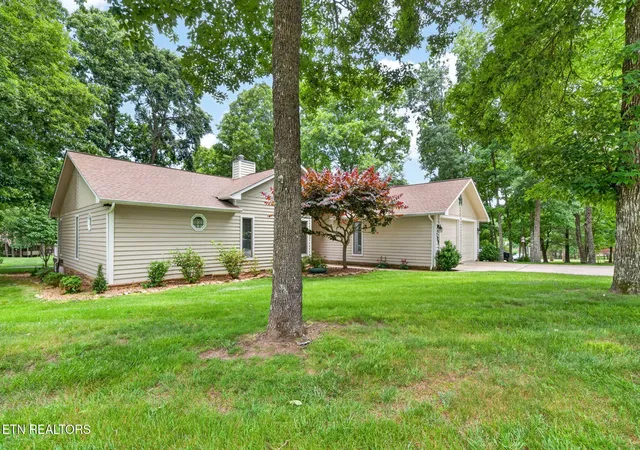 Photo 3 of Sale Pending at 220 Catoosa Blvd, Crossville, TN 38558 | MLS# 1344612 | Listing updated on 2026-08-31