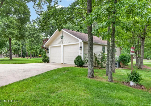 Photo 4 of Sale Pending at 220 Catoosa Blvd, Crossville, TN 38558 | MLS# 1344612 | Listing updated on 2026-08-31