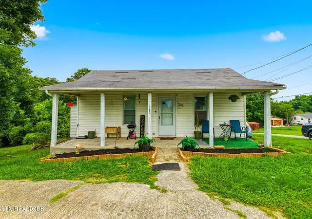 3rd image of 1002 Mccaslin Ave, Sweetwater, TN 37874 | MLS# 1344582