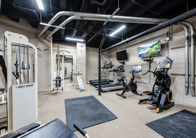 2nd image of 116 S Gay St, Knoxville, TN 37902