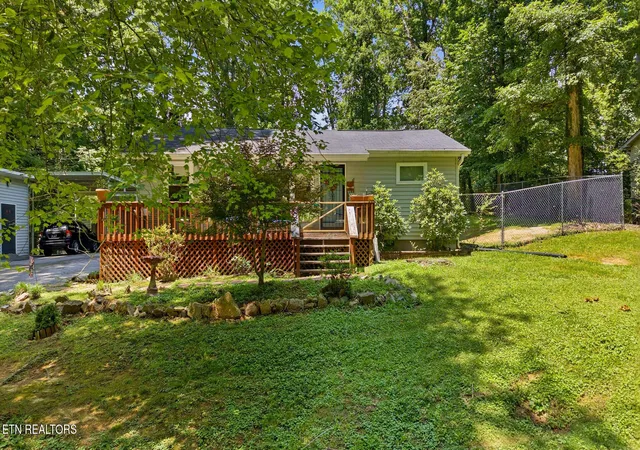 Photo 2 of Single family home for sale at 2537 Shaler Ln, Knoxville, TN 37920 | MLS# 1344585 | Listing updated on 2026-09-14
