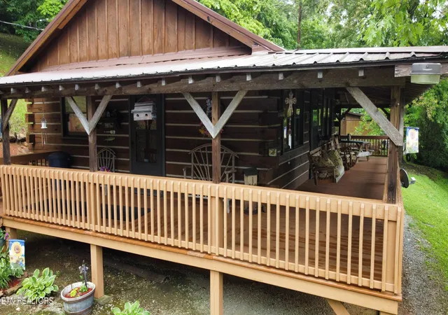 Homes for sale in Speedwell, TN | 487 Straight Branch Rd, Speedwell, TN 37870 | MLS# 1344581