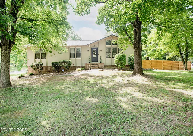 Photo 2 of Single family home for sale at 1241 Court Fld Rd, Knoxville, TN 37922 | MLS# 1344933 | Listing updated on 2026-09-10