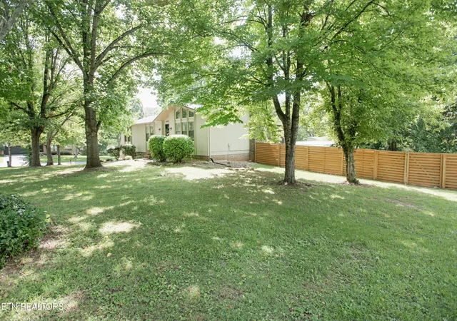 Photo 4 of Single family home for sale at 1241 Court Fld Rd, Knoxville, TN 37922 | MLS# 1344933 | Listing updated on 2026-09-10