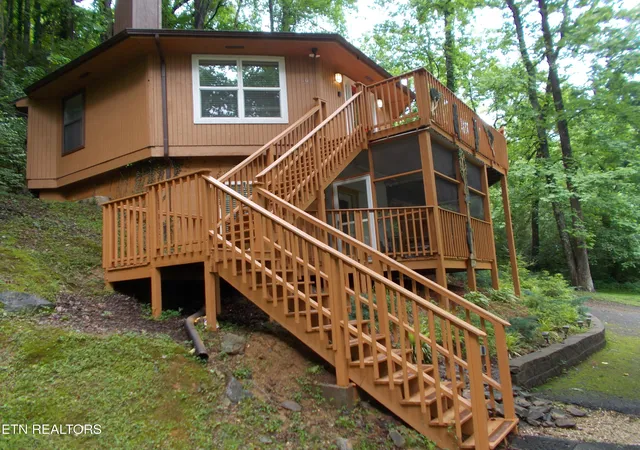 Homes for sale in Gatlinburg, TN | 1157 Villa Lane Lane, Gatlinburg, TN 37738 | MLS# 1344595