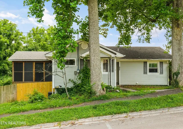 2nd image of 155 Kentucky Ave, Oak Ridge, TN 37830 | MLS# 1344763