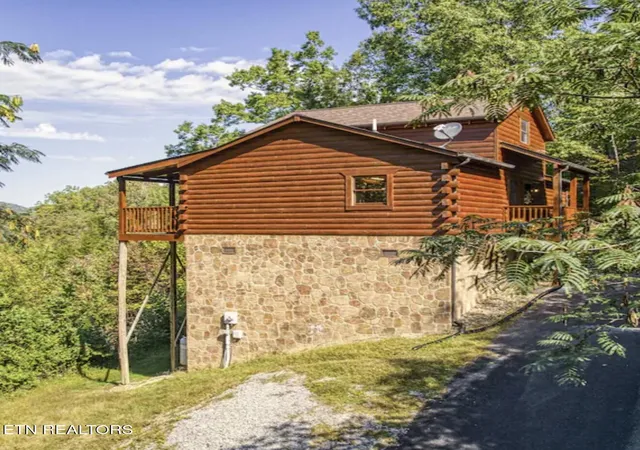 Homes for sale in Sevierville, TN | 4059 Boogertown Rd, Sevierville, TN 37876 | MLS# 1344615