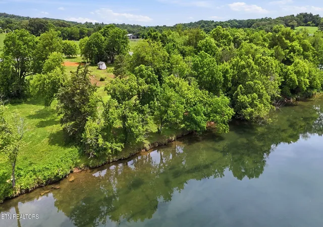 Homes for sale in Mascot, TN | 3128 Howell Rd, Mascot, TN 37806 | MLS# 1344928