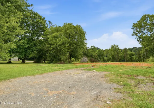 Homes for sale in Mascot, TN | 3128 Howell Rd, Mascot, TN 37806 | MLS# 1344928