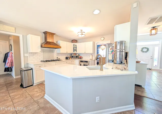 Photo 4 of Sale Pending at 2426 Amber Dawn Ln, Knoxville, TN 37920 | MLS# 1345295 | Listing updated on 2026-09-17