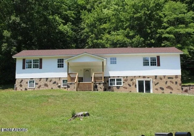 Homes for sale in Speedwell, TN | 2915 Flat Hollow Rd, Speedwell, TN 37870 | MLS# 1344636