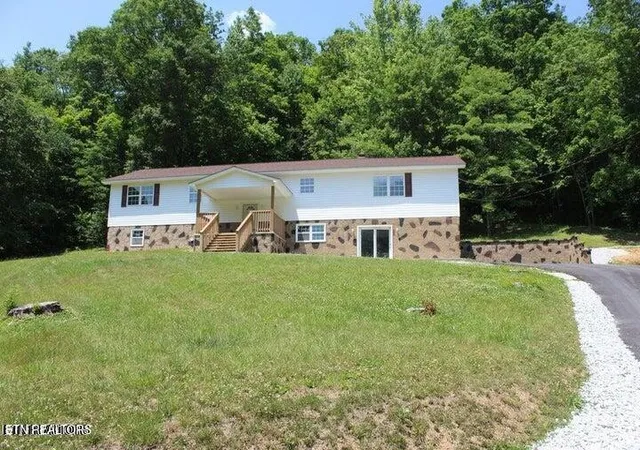 Homes for sale in Speedwell, TN | 2915 Flat Hollow Rd, Speedwell, TN 37870 | MLS# 1344636