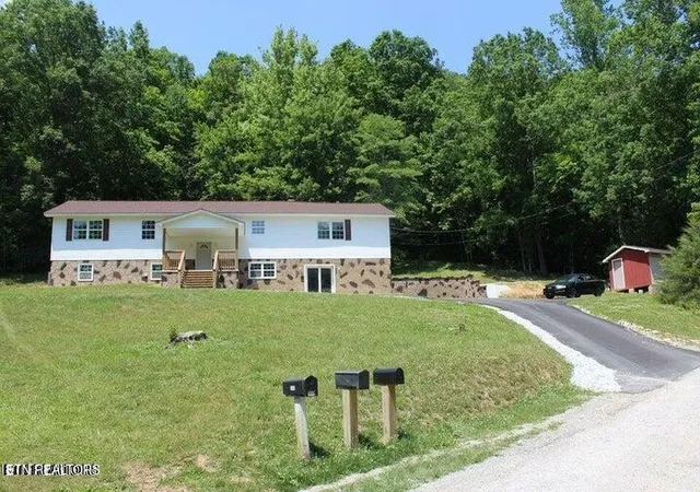 Homes for sale in Speedwell, TN | 2915 Flat Hollow Rd, Speedwell, TN 37870 | MLS# 1344636