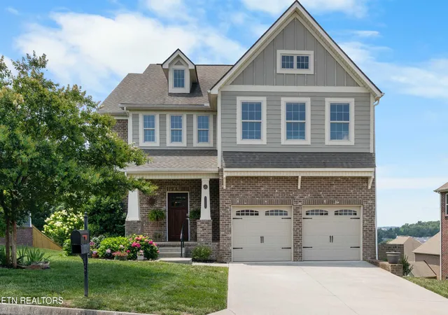 Photo 1 of Single family home for sale at 10850 Hunters Knoll Ln, Knoxville, TN 37932 | MLS# 1346286 | Listing updated on 2026-08-27