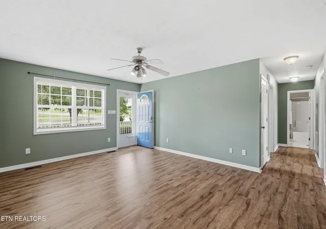 Photo 4 of Sale Pending at 7544 Silveredge Rd, Knoxville, TN 37918 | MLS# 1344690 | Listing updated on 2026-09-17