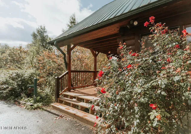 2nd image of 322 Brown Wren Wy, Gatlinburg, TN 37738 | MLS# 1345648
