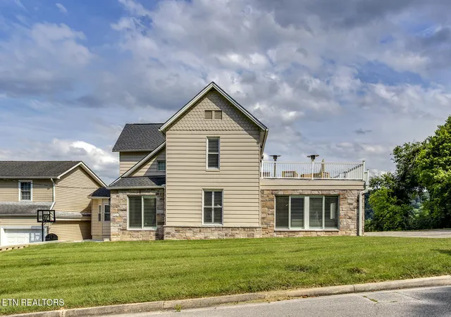 2nd image of 822 Cumberland St, Harriman, TN 37748 | MLS# 1344737