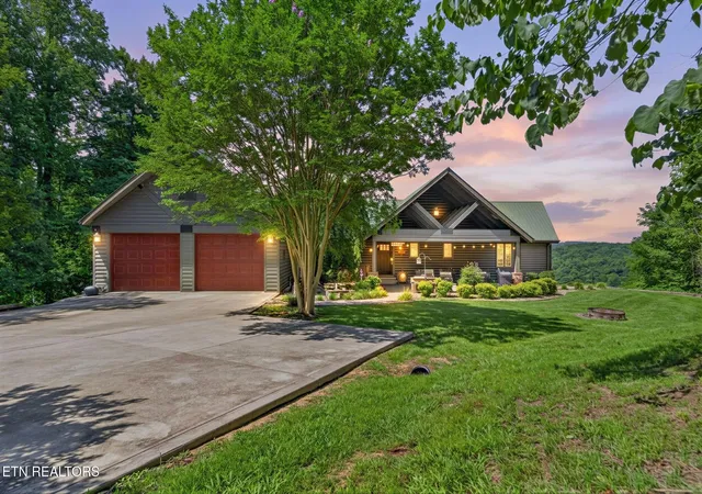 Homes for sale in Byrdstown, TN | 2051 Scenic View Ct, Byrdstown, TN 38549 | MLS# 1344710