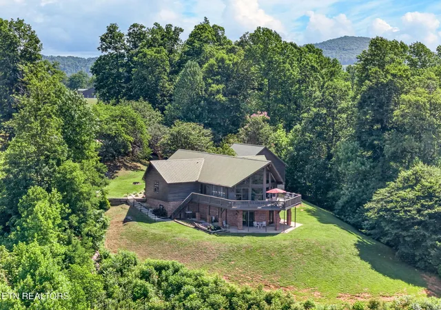 Homes for sale in Byrdstown, TN | 2051 Scenic View Ct, Byrdstown, TN 38549 | MLS# 1344710