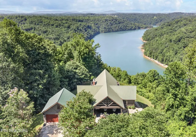 Homes for sale in Byrdstown, TN | 2051 Scenic View Ct, Byrdstown, TN 38549 | MLS# 1344710