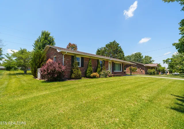 Homes for sale in Cookeville, TN | 885 Southgate Dr, Cookeville, TN 38501 | MLS# 1344720