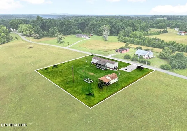 2nd image of 175 Humphrey Rd, Walling, TN 38587 | MLS# 1344738