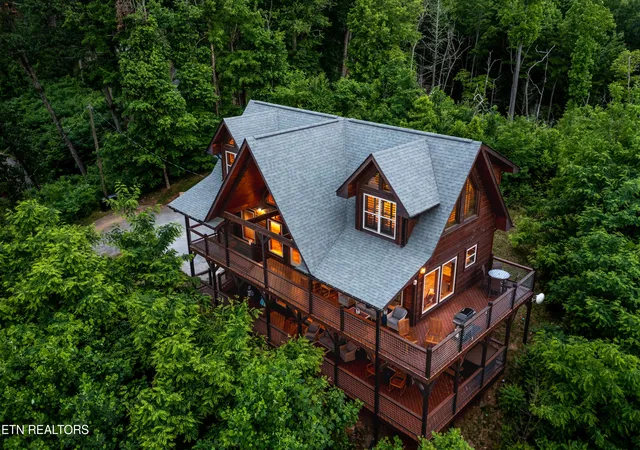 2nd image of 1219 Hemlock Dr, Gatlinburg, TN 37738 | MLS# 1345195