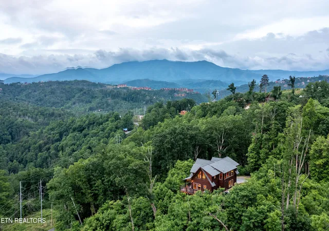 5th image of 1219 Hemlock Dr, Gatlinburg, TN 37738 | MLS# 1345195