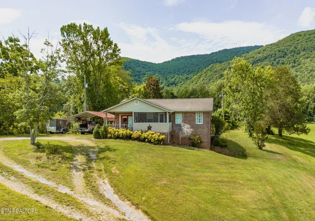 Homes for sale in Speedwell, TN | 7686 Tennessee 63, Speedwell, TN 37870 | MLS# 1344752