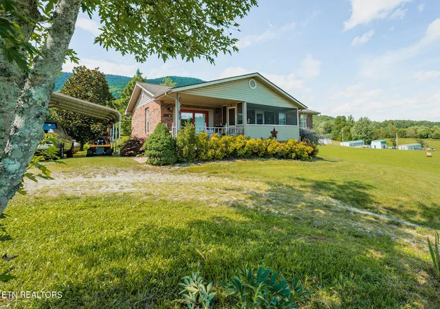 Homes for sale in Speedwell, TN | 7686 Tennessee 63, Speedwell, TN 37870 | MLS# 1344752